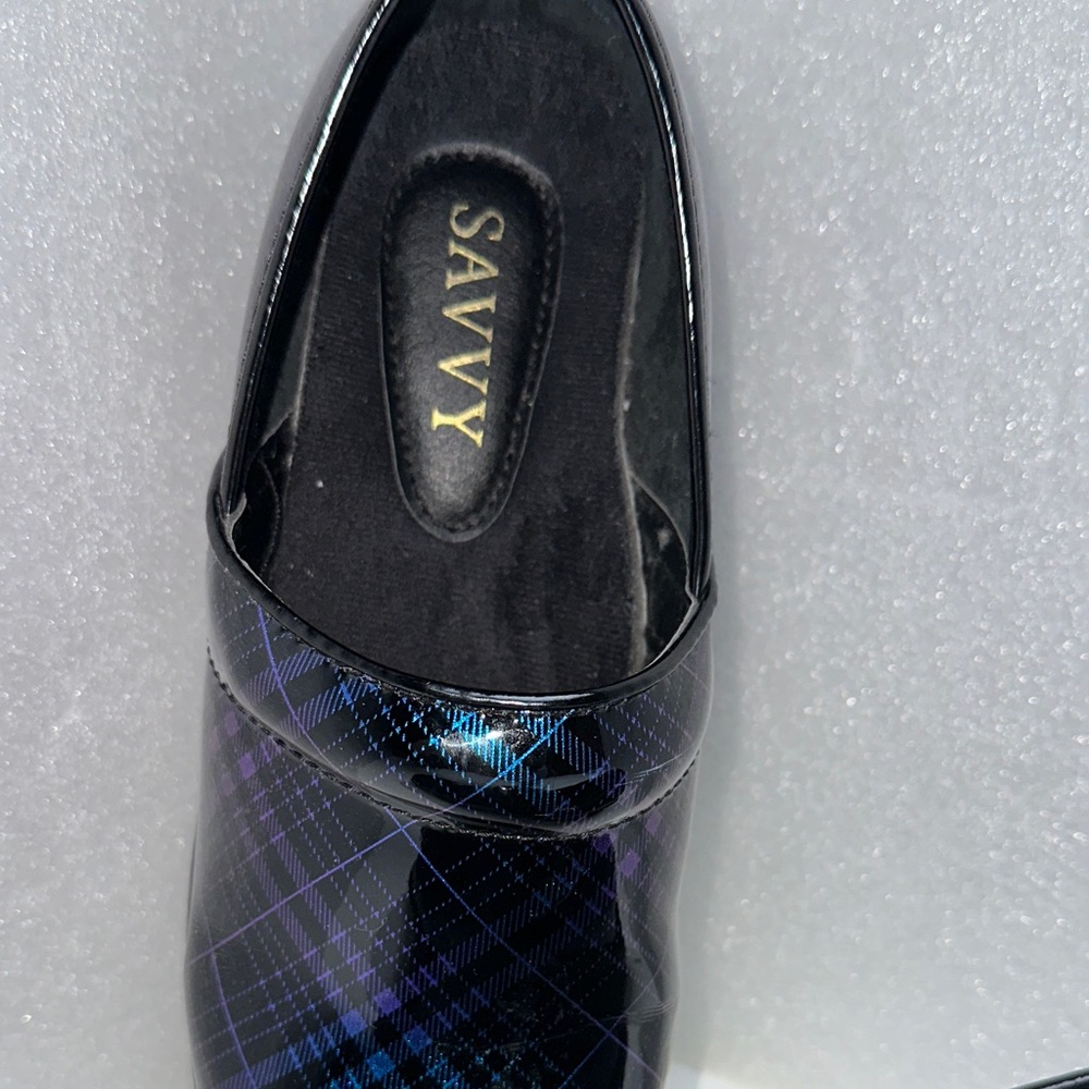Savvy Women's Black and Blue Slip-resistant clogs sz 6 EUC - Picture 2 of 9
